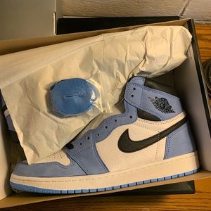Air Jordan 1 “university blue”